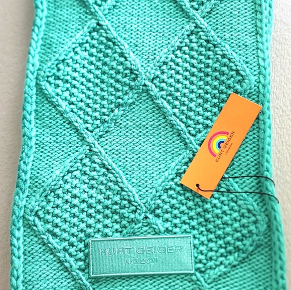Kurt Geiger NWT Women's Green Metallic Scarf.  One Size - Picture 3 of 9